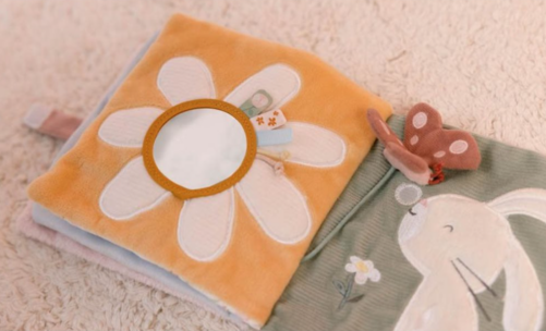 Libro blandito de actividades Mariposa, Little Dutch - Imagen 7